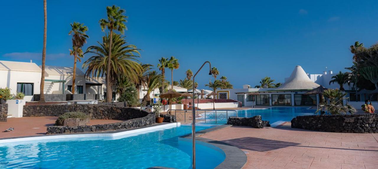 Apartamento Eduardo A Primera Linea Del Mar Costa Teguise Exteriör bild