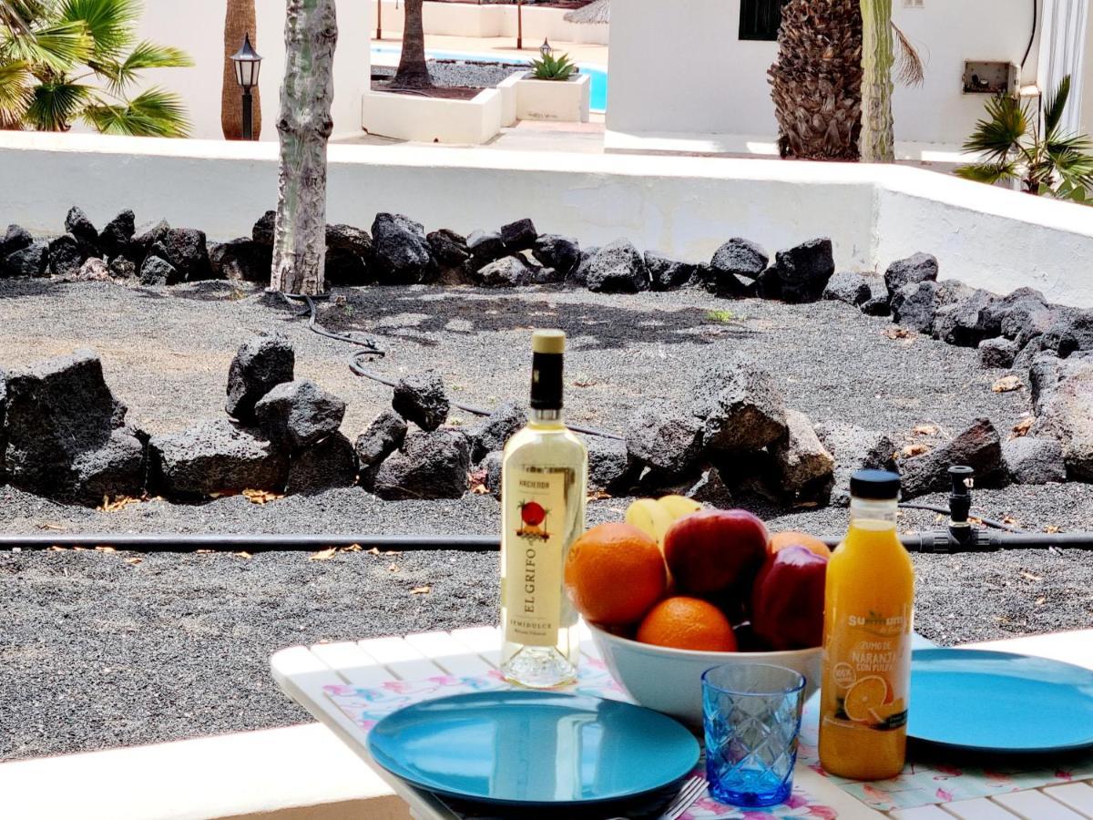 Apartamento Eduardo A Primera Linea Del Mar Costa Teguise Exteriör bild