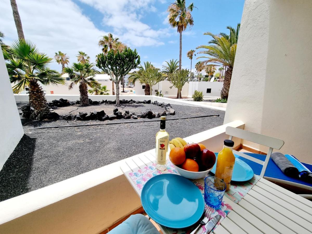 Apartamento Eduardo A Primera Linea Del Mar Costa Teguise Exteriör bild