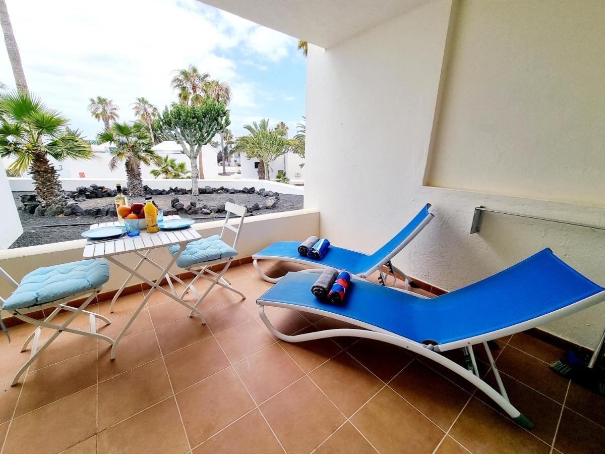 Apartamento Eduardo A Primera Linea Del Mar Costa Teguise Exteriör bild