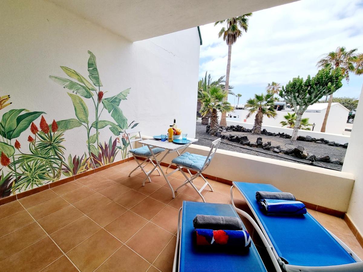 Apartamento Eduardo A Primera Linea Del Mar Costa Teguise Exteriör bild