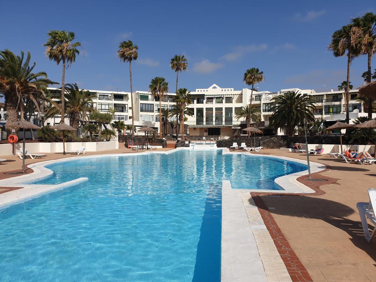 Apartamento Eduardo A Primera Linea Del Mar Costa Teguise Exteriör bild