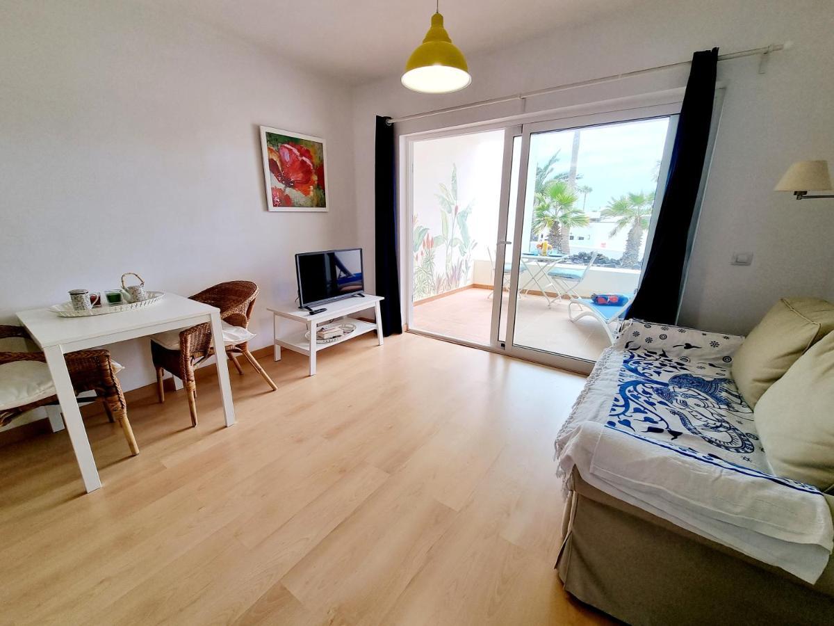 Apartamento Eduardo A Primera Linea Del Mar Costa Teguise Exteriör bild