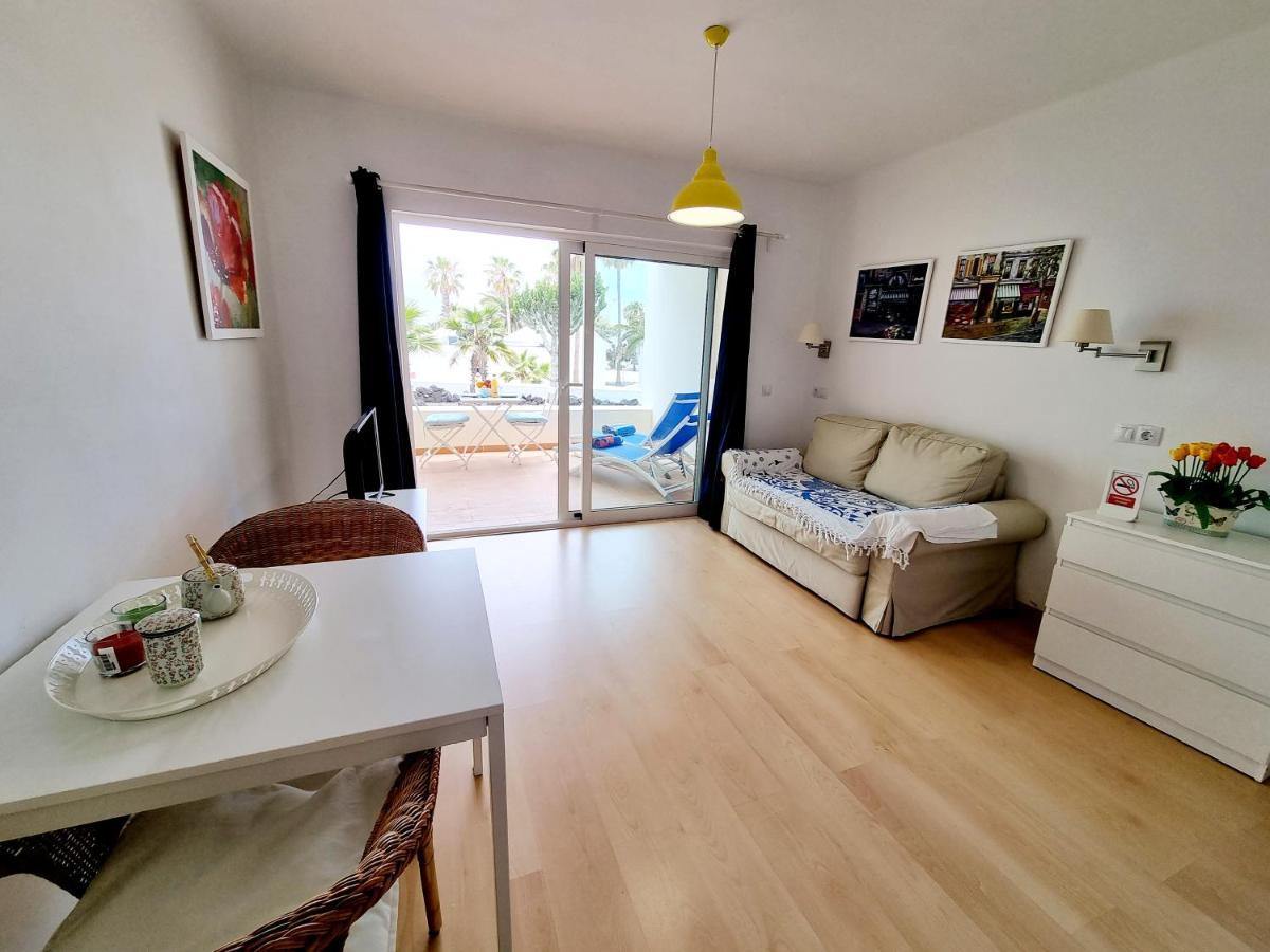 Apartamento Eduardo A Primera Linea Del Mar Costa Teguise Exteriör bild